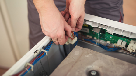 广东j9国际厅电线电缆教您如何鉴别假冒伪劣产品