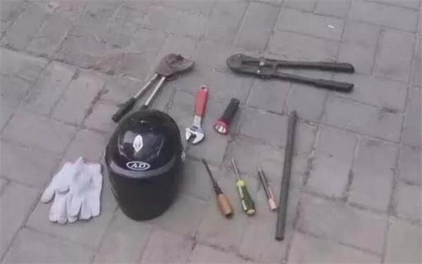 j9国际厅电缆快讯|男子偷电缆卖了860元！48个信号灯都灭了